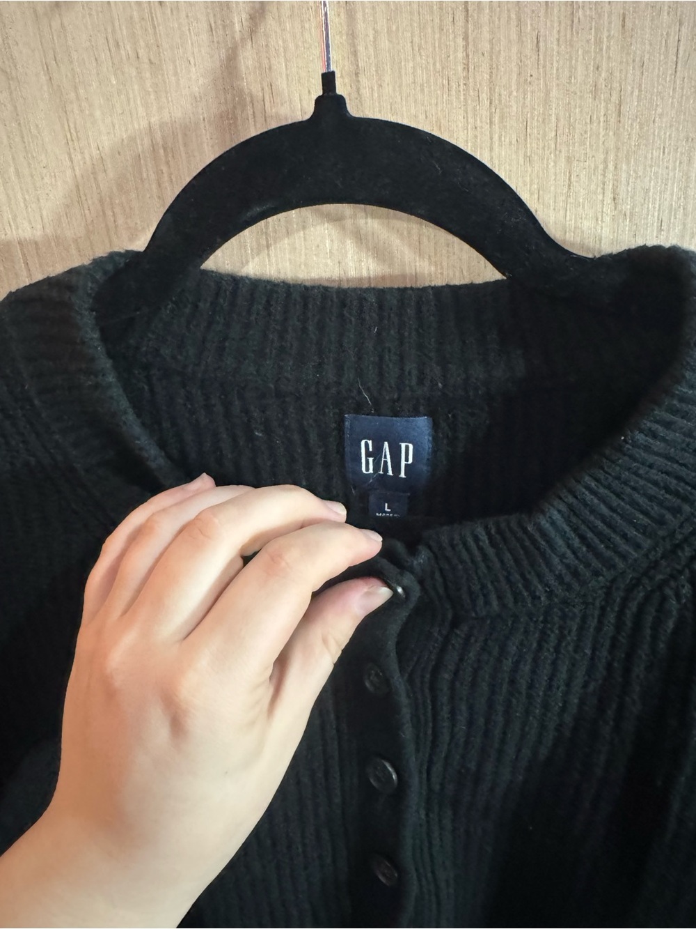 GAP Black Ribbed Henley Cropped Button-Front Sweater Size Large - Picture 3 of 4